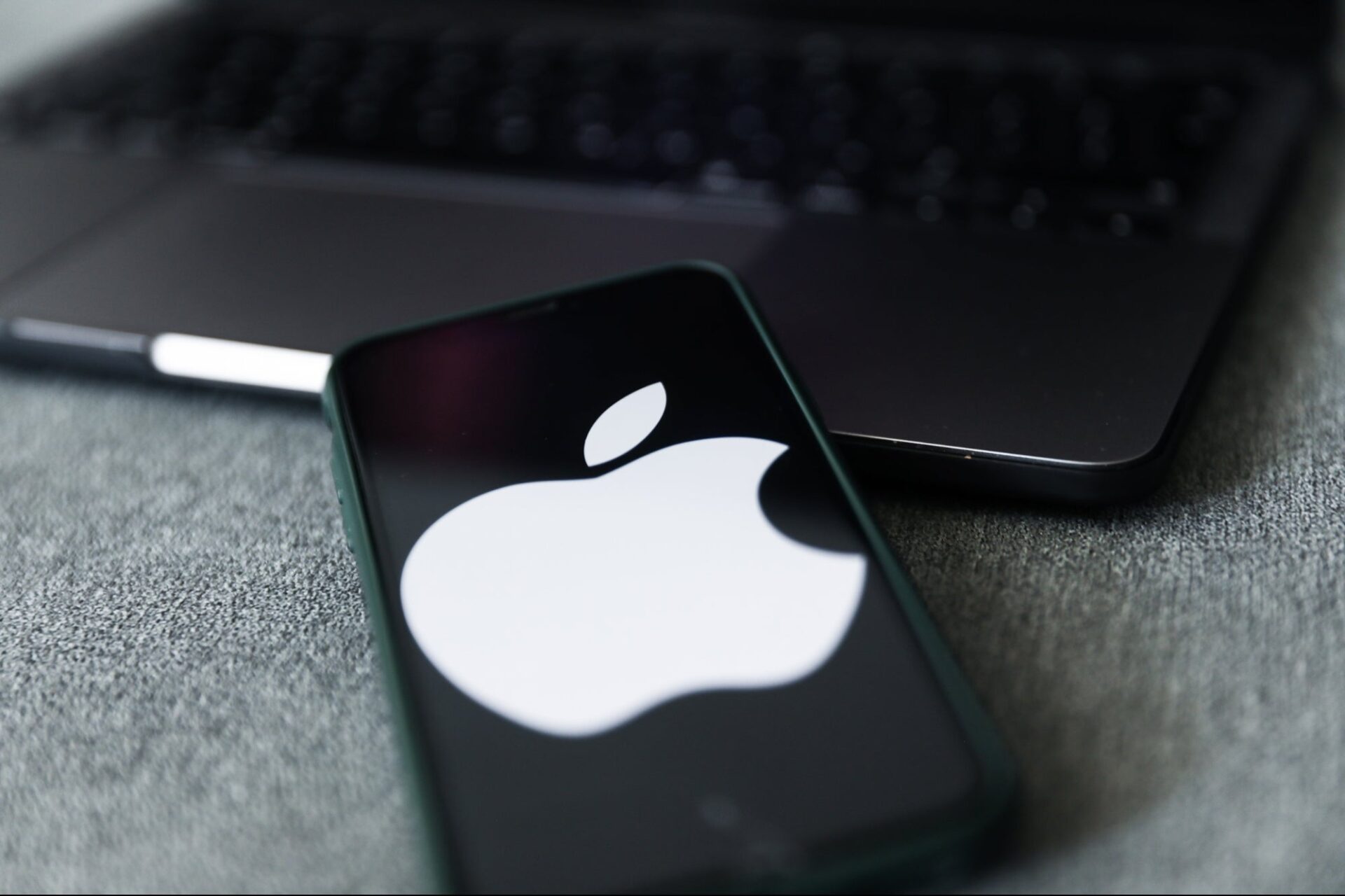 Tatas Get A Bite Of Apple, Start Manufacturing Iphone In Bengaluru.