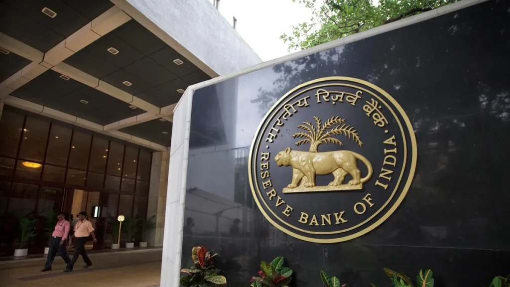 RBI का मास्टरस्ट्रोक: बैंकिंग सिस्टम में झोंके जाएंगे 5 अरब डॉलर, रुपये को मिलेगी नई ताकत