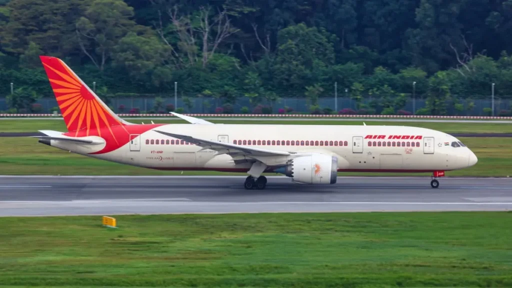 Air India का 'Basic Fare' लॉन्च: अब हवाई यात्रा होगी और सस्ती, जानें क्या मिलेगा इस नए टिकट में