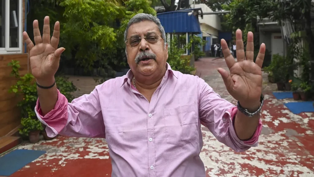 कोलकाता एयरपोर्ट पर TMC सांसद कल्याण बनर्जी के सामने 'चोर-चोर' के नारे, TMC में बगावत की आंधी