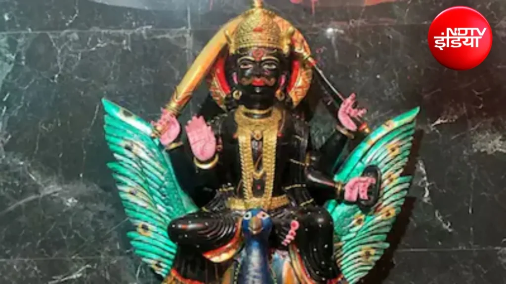 गुप्त नवरात्रि 2025: शनिवार को पीपल के पेड़ पर करें ये 4 उपाय, शनि-राहु का प्रकोप होगा शांत