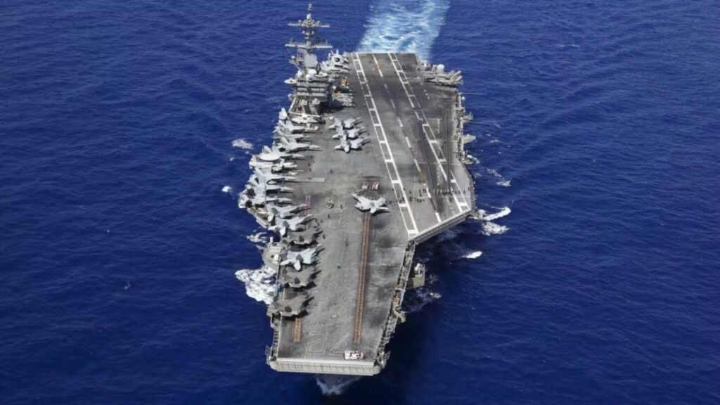 USS Abraham Lincoln पर संकट: टूटे टॉयलेट, आधा कप चावल और समंदर में कूदते नाविक — अमेरिकी नौसेना की असली तस्वीर
