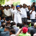 AAP विधायक कुलदीप कुमार को दिल्ली पुलिस ने सादे कपड़ों में उठाया — दलित सफाई कर्मचारी की हत्या पर न्याय मांगना पड़ा भारी?