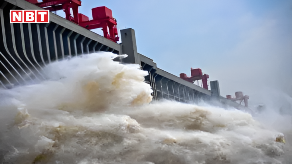 चीन का तिब्बत में 60,000 MW सुपर-डैम: ब्रह्मा चेलानी बोले — 'भारत होता तो चीन आसमान सिर पर उठा लेता'
